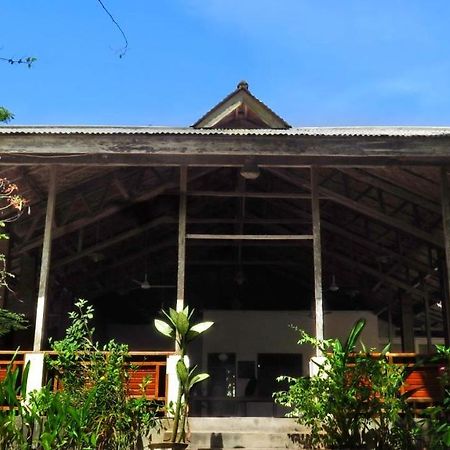Two Fish Resort Бунакен Екстериор снимка