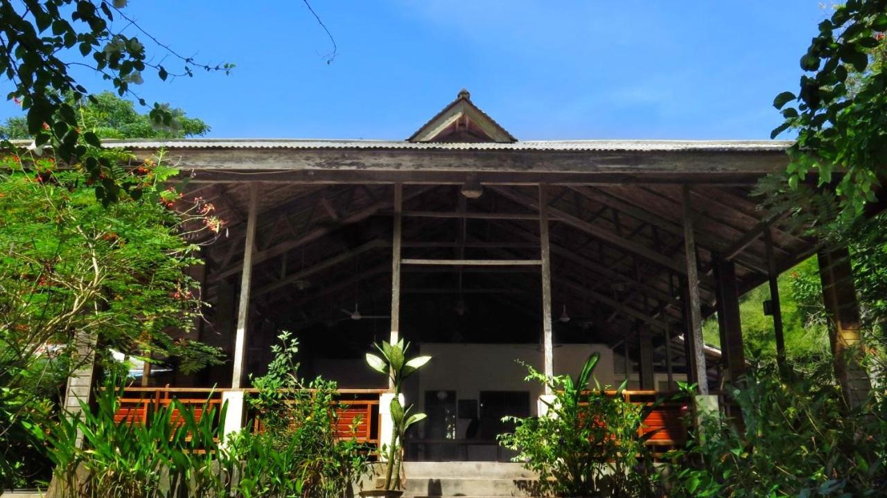 Two Fish Resort Бунакен Екстериор снимка