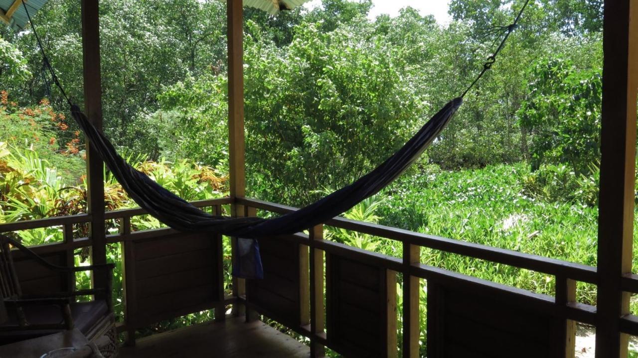 Two Fish Resort Бунакен Екстериор снимка