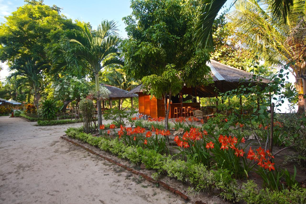 Two Fish Resort Бунакен Екстериор снимка